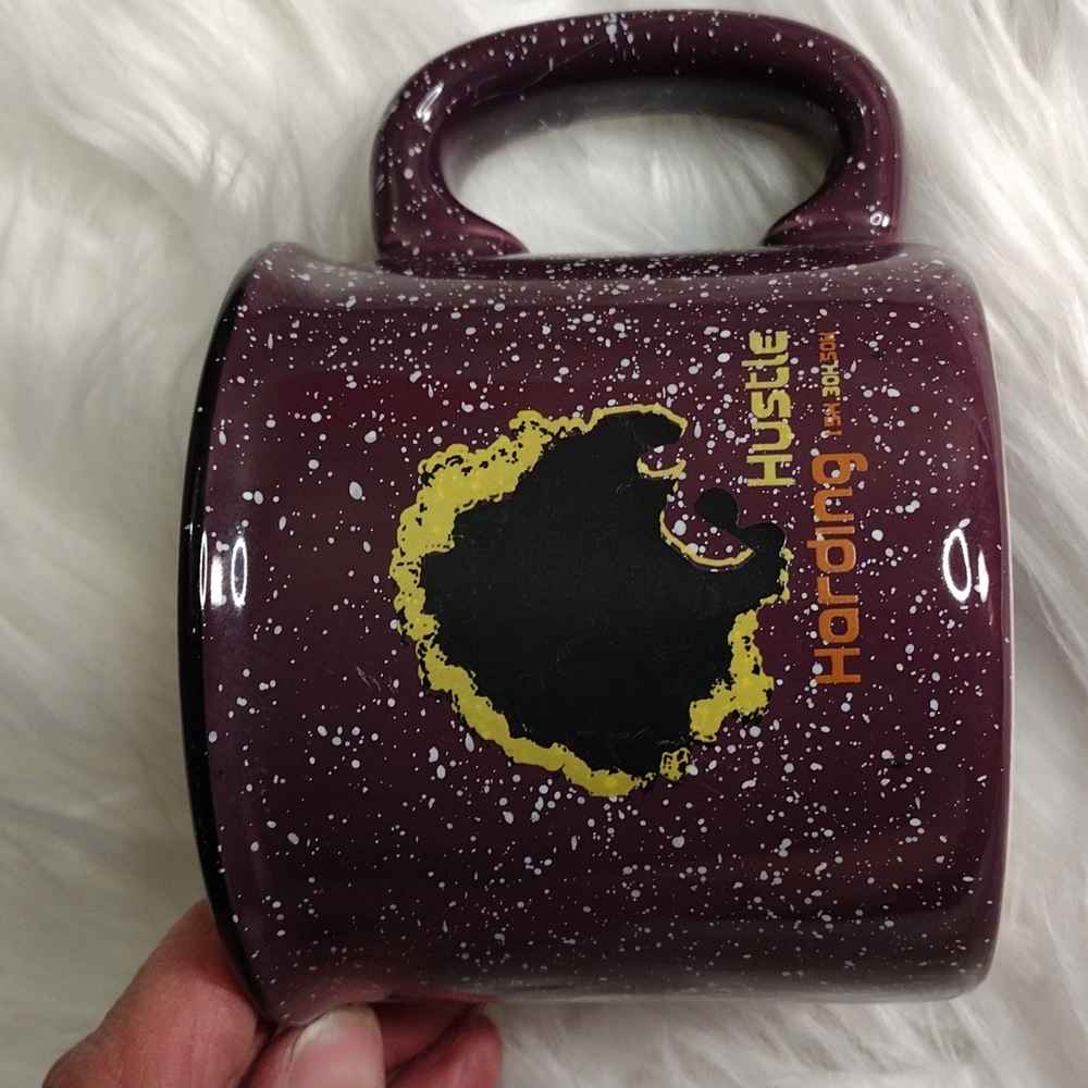 Coffee mug "Hustle Harding".